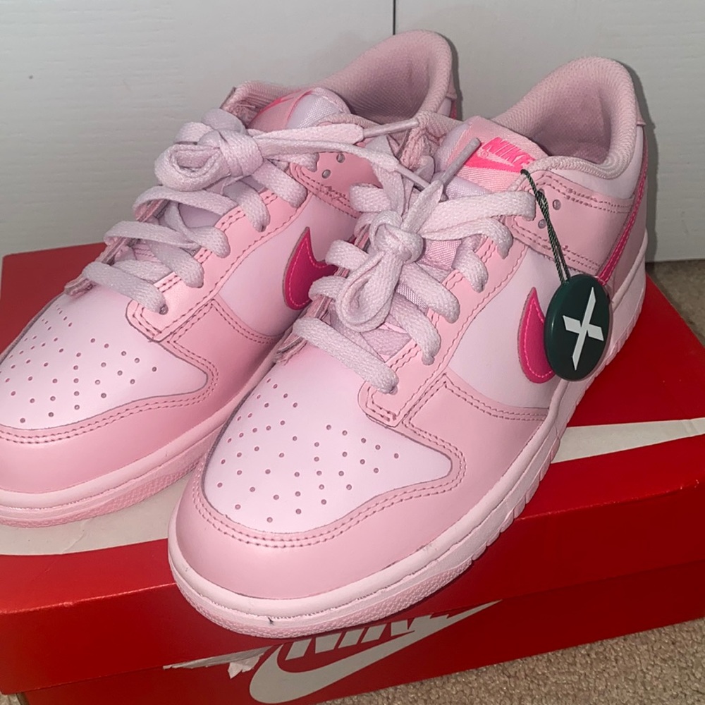 Triple Pink Nike Dunk Low, Size US 7Y Never worn